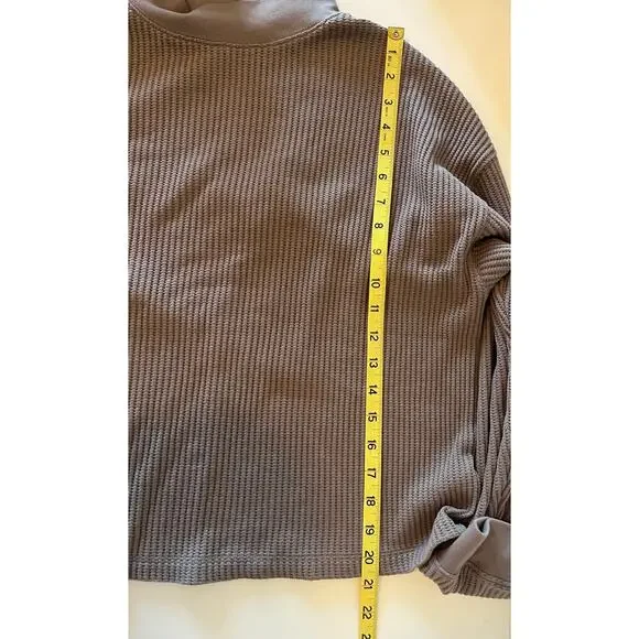 Gap Relaxed Waffle-Wedge Mockneck T-Shirt - Picture 7 of 7